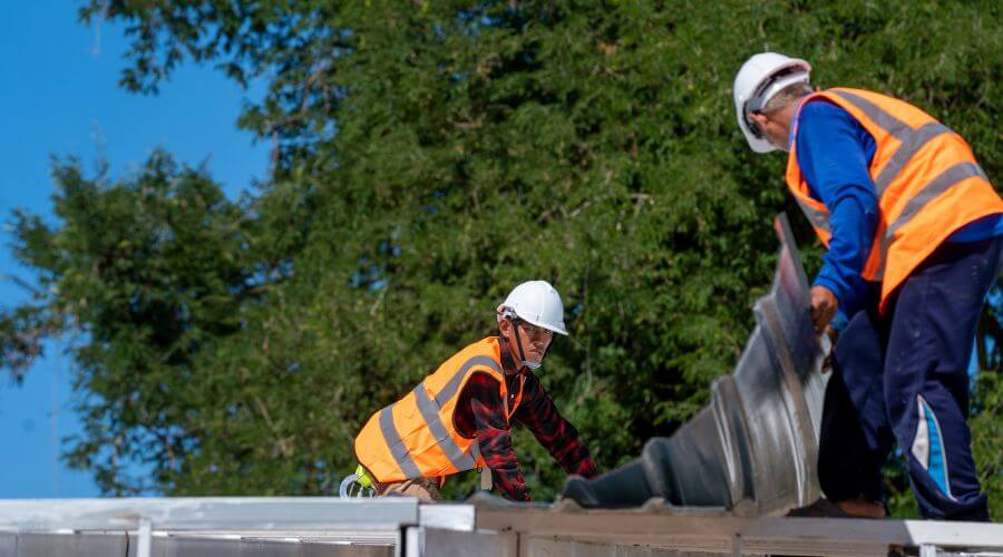 Professional gutter cleaning in Winchester, ID